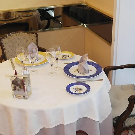 Отель Restaurant Des Lys