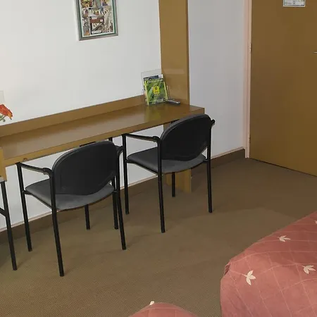 Restaurant Des Lys Отель 3*