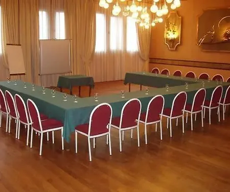 Отель Restaurant Des Lys