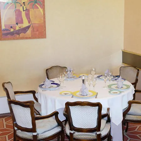 Restaurant Des Lys Отель 3*