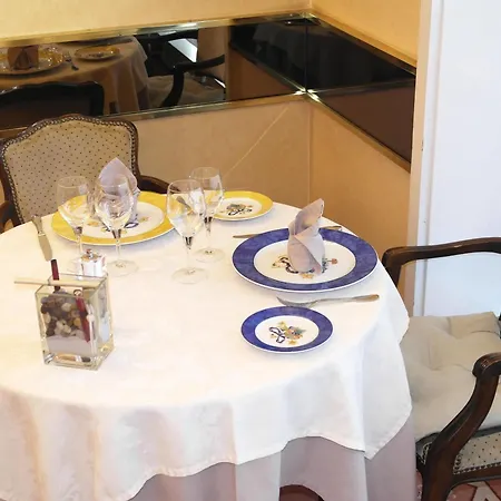 Restaurant Des Lys Отель Ле-Кото