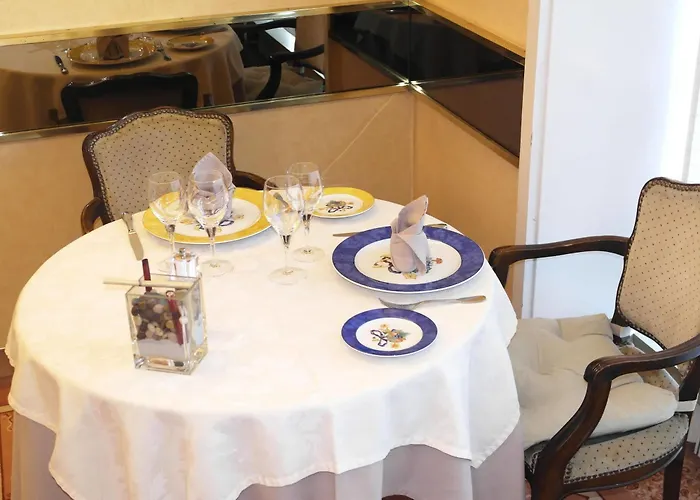 Restaurant Des Lys Отель Ле-Кото